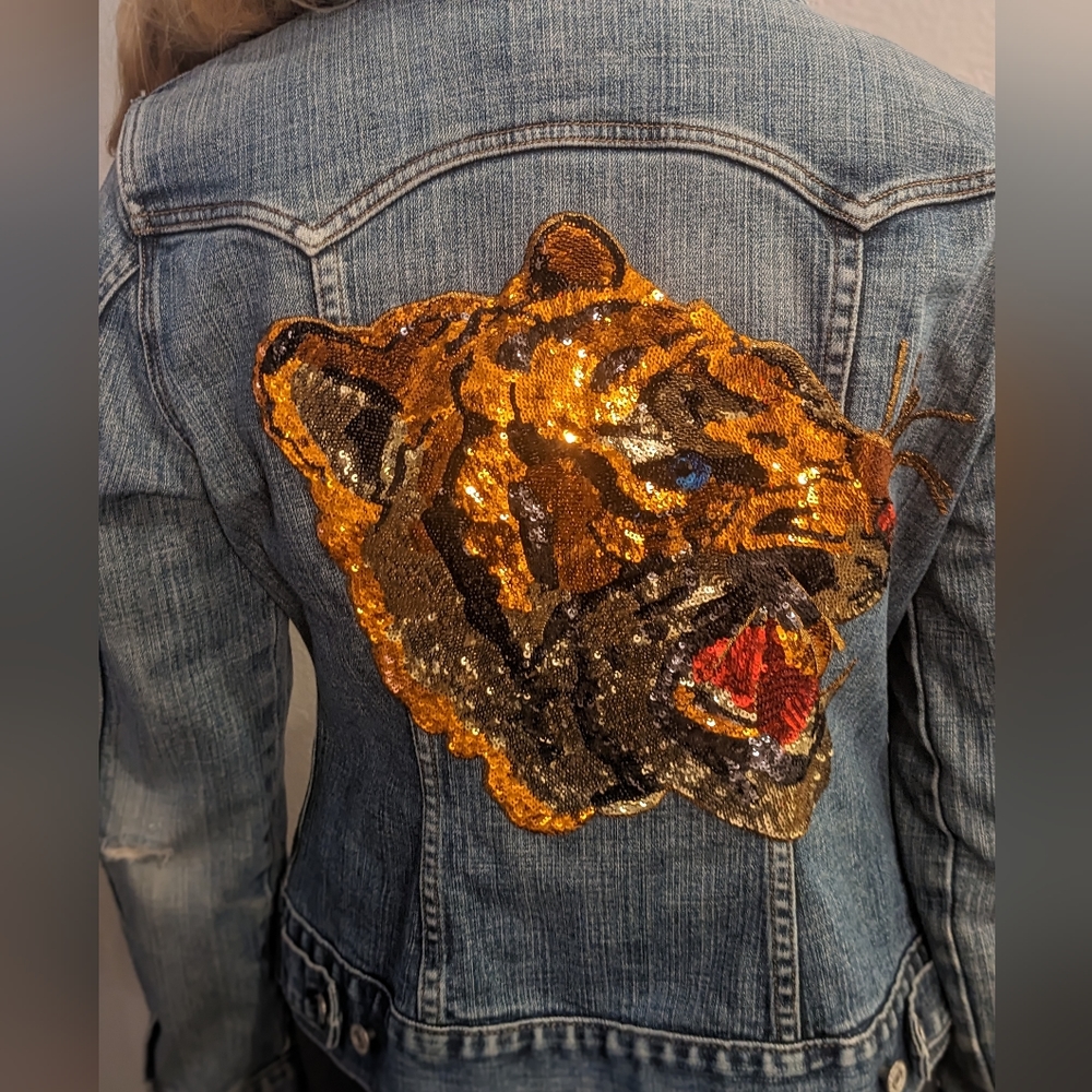 Vintage GAP Denim Jean Jacket with Tiger Patch 🔥🔥🔥 - Picture 1 of 10